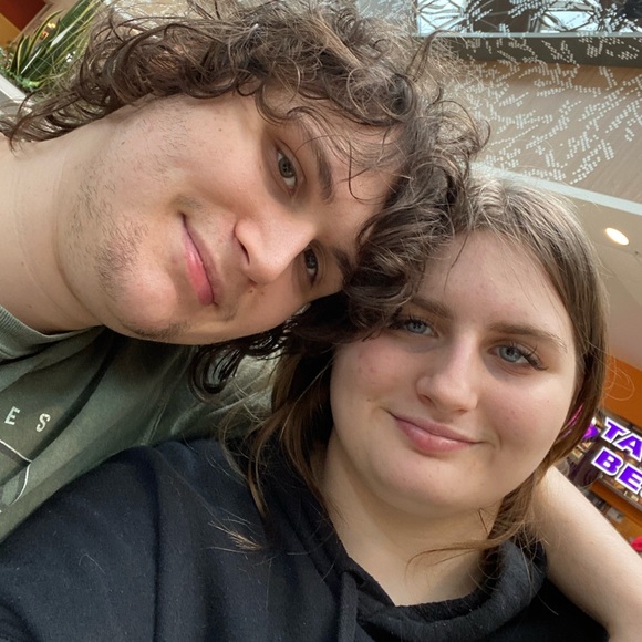 Meet your Posher, Amanda - Picture 1 of 1